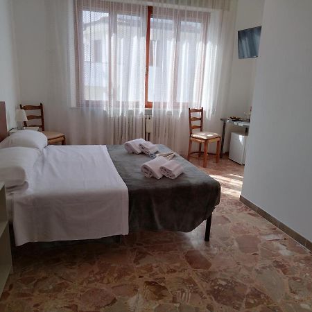 Olimpia Rooms Pisa Esterno foto